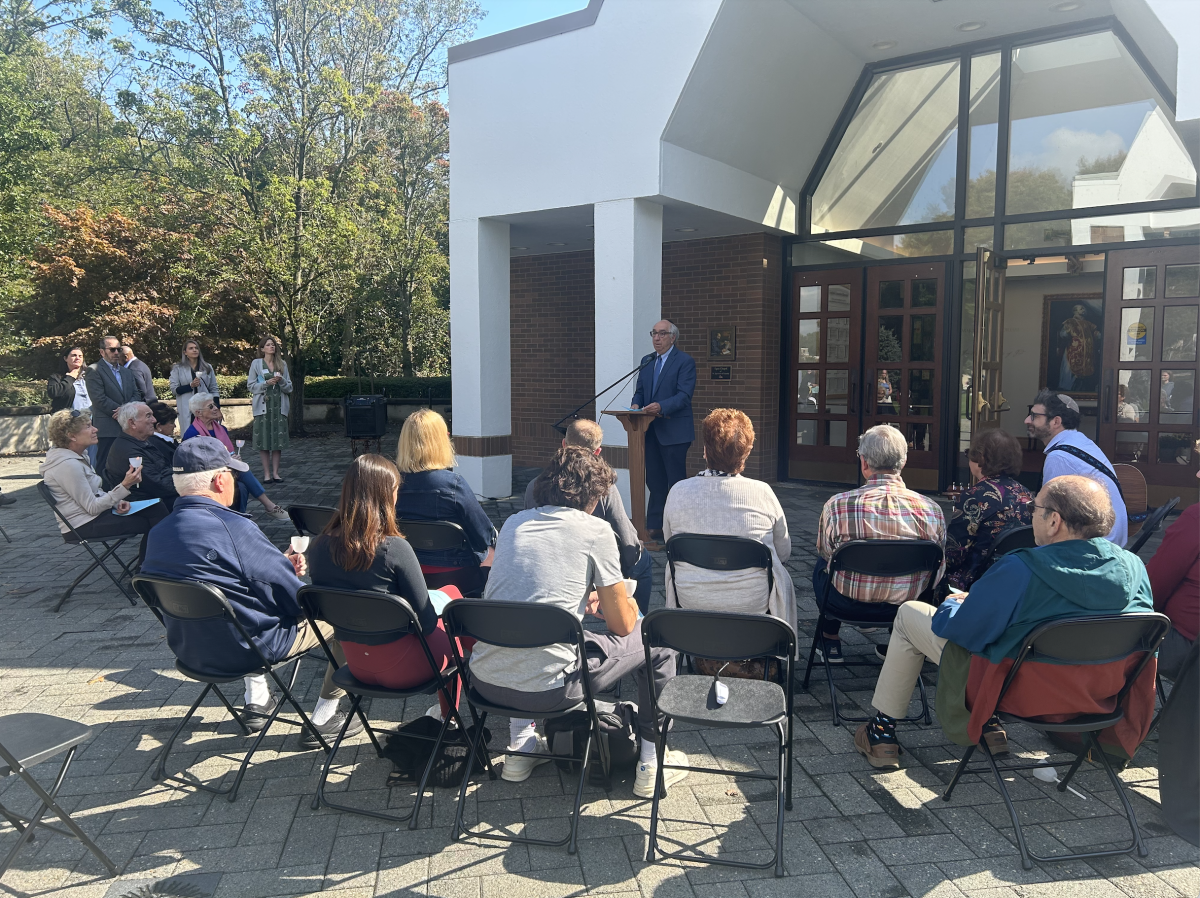 Campus Ministry Holds Vigil Remembering Oct. 7th
